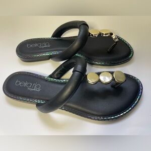 Beira Rio women's flat sandals black silver buttons Size 8